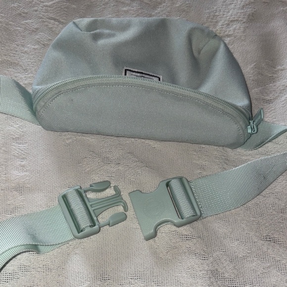 Mint Green Herschel Waist Bag Crossbody Unisex Gently Loved - Picture 7 of 10